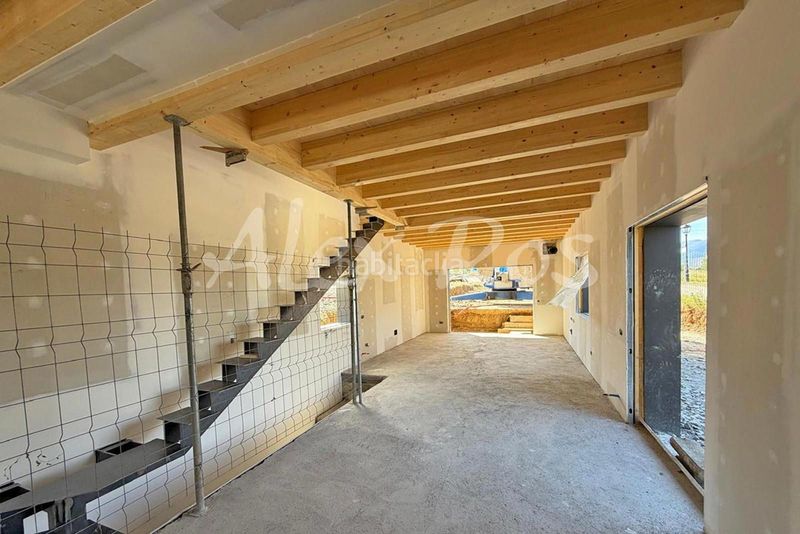 Foto 8b01abeb-77d5-45eb-b632-a97394749dba. Casa amb calefacció aparcament piscina a Das