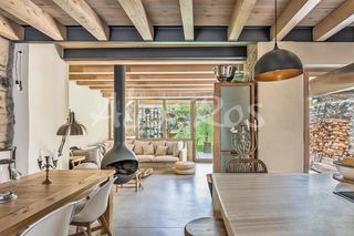 House  Ger. Casa singular rehabilitada en ger