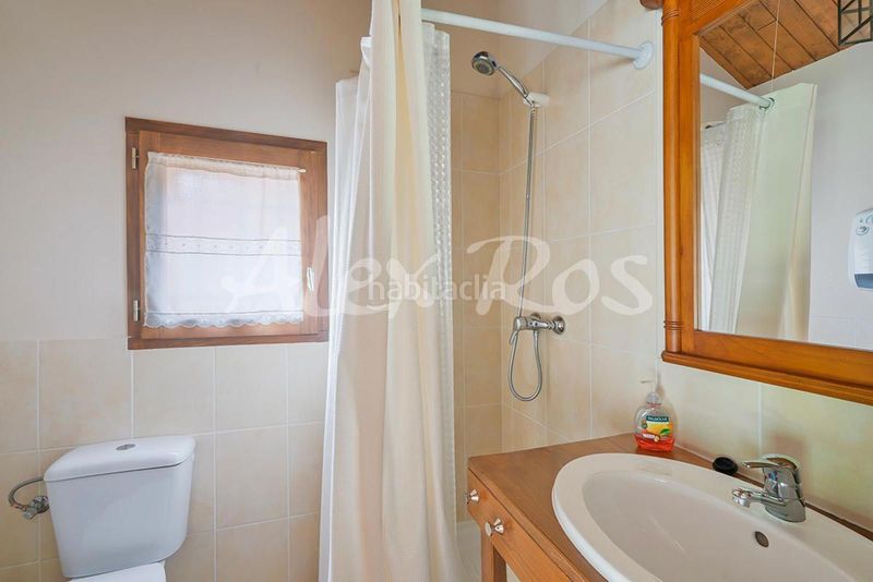 Foto ef7068c2-44d5-4442-af27-8243c884a8f7. Casa amb calefacció aparcament a Saillagouse
