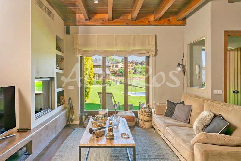 Foto 0f9718f5-beda-4a96-a1ab-43c01619f62e. Casa amb calefacció aparcament piscina a Isòvol