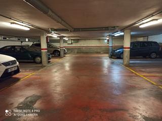 Aparcament cotxe a Nucli Antic. Plaza de parking centrico