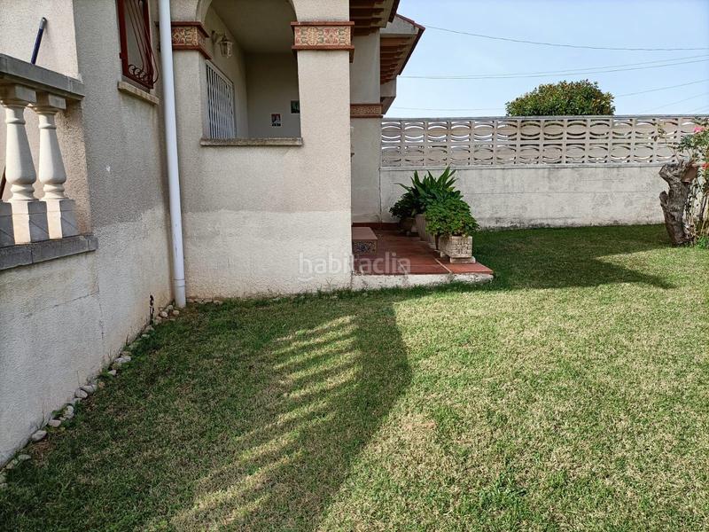 Foto 6eab87de-bffd-4e97-9b24-7a1c4a26143b. Maison jumelée avec parking dans Cunit residencial Cunit