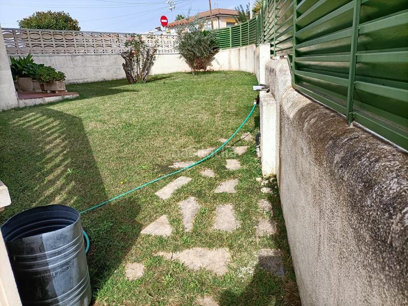 Foto d53290fe-29d6-469b-8b22-1cc19723f485. Maison jumelée avec parking dans Cunit residencial Cunit