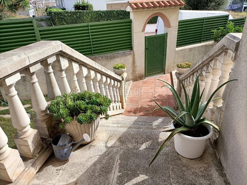 Foto ec779a4a-d065-45eb-a3b8-84261e234010. Maison jumelée avec parking dans Cunit residencial Cunit