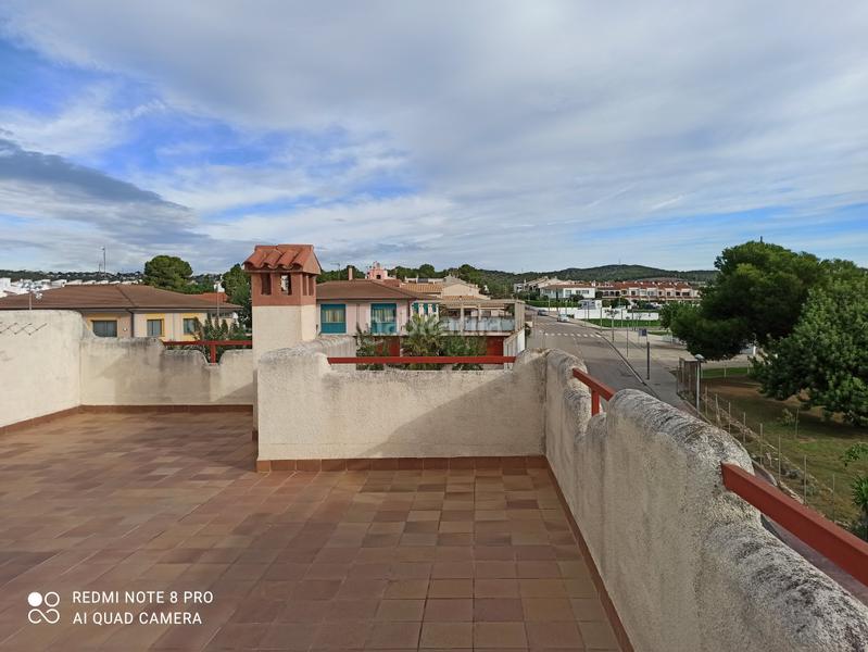 Foto f7b8bb6a-95b6-4693-84d3-c92739ae8209. Maison jumelée avec parking dans Cunit residencial Cunit