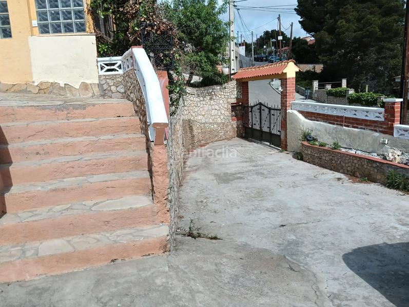 Foto 01046924-c31c-4614-ac5f-8ca7919a2145. Casa amb xemeneia aparcament piscina a costa Cunit - els jardins - els rosers Cunit