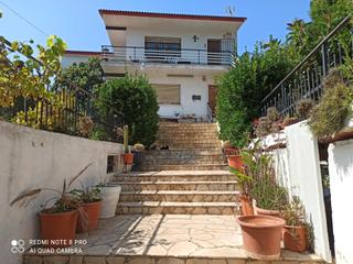 Xalet a Costa Cunit - Els Jardins - Els Rosers. Chalet independiente en cunit.