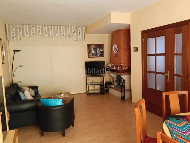 Foto 8661aca9-9dfd-4446-9a0a-7ec5eb74bf10. Semi detached house with fireplace heating parking in Cunit