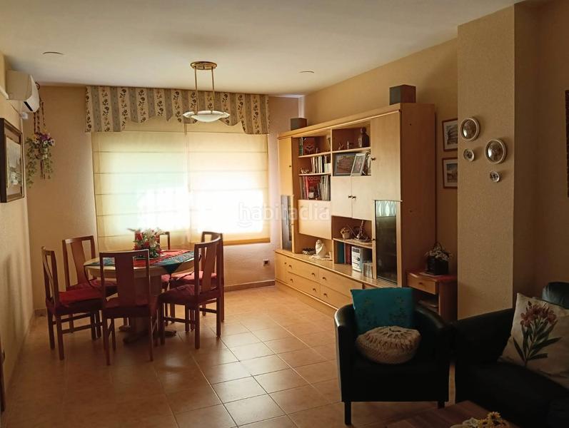 Foto 8ba003ac-84b1-45cc-bb67-5d7252703c39. Semi detached house with fireplace heating parking in Cunit