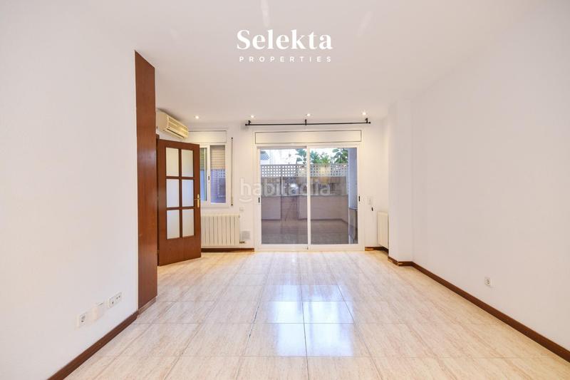 Foto 4c38e9e0-4f24-4e26-9e9d-929bd6211b1c. Apartament amb calefacció aparcament a El Camp d´en Grassot i Gràcia Nova Barcelona