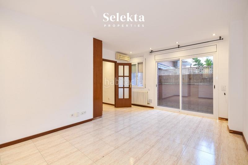 Foto b02f97d9-6055-4f05-890d-8c632658ba7b. Apartament amb calefacció aparcament a El Camp d´en Grassot i Gràcia Nova Barcelona