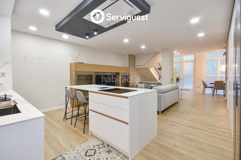 Foto 0bdeb74e-b851-4660-851e-d9a2db644885. Miete zweistöckige wohnung mit heizung in La Salut Barcelona