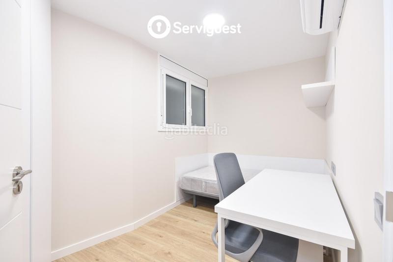 Foto 10a8ba7e-de6a-417c-ba2f-ea20a44c7b55. Miete zweistöckige wohnung mit heizung in La Salut Barcelona