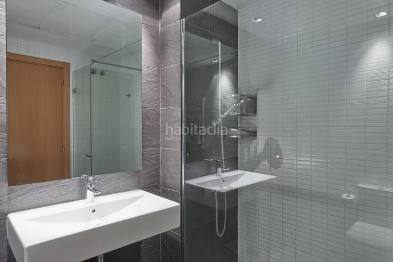 Foto f4146a9f-3aa3-4f3f-a667-c5140d993fbc. Rent ground floor with heating pool in Provençals del Poblenou Barcelona