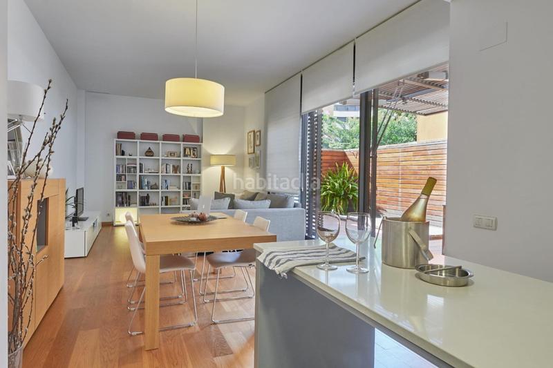 Foto fd87e704-cd9e-4a68-9bd9-69b3c806ad8c. Rent ground floor with heating pool in Provençals del Poblenou Barcelona