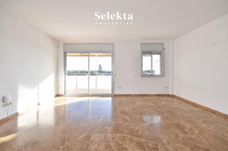 Foto 73cd5d1d-9953-4bce-936e-21adedd62037. Attico con parcheggio piscina in Gava Mar Gavà