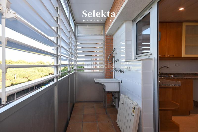 Foto 7bf2395b-9d41-4ffc-9b96-c7b0c27b830c. Attico con parcheggio piscina in Gava Mar Gavà