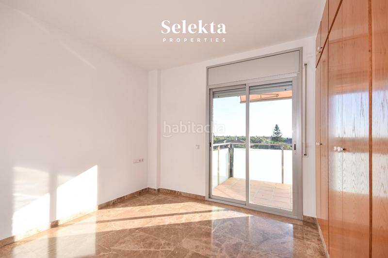 Foto 89bc9a1c-0f02-4c26-a999-a22fdd021d6b. Attico con parcheggio piscina in Gava Mar Gavà