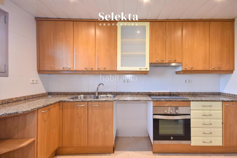 Foto 9658897f-f397-4411-8b5f-a1861679969a. Attico con parcheggio piscina in Gava Mar Gavà