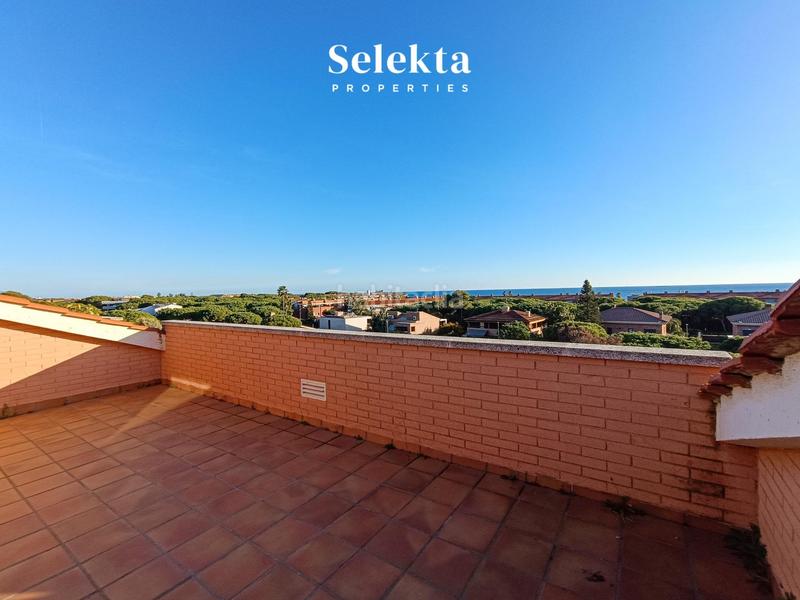 Foto b55b5fcb-e7e1-45c0-8a58-311abd0bfee9. Attico con parcheggio piscina in Gava Mar Gavà