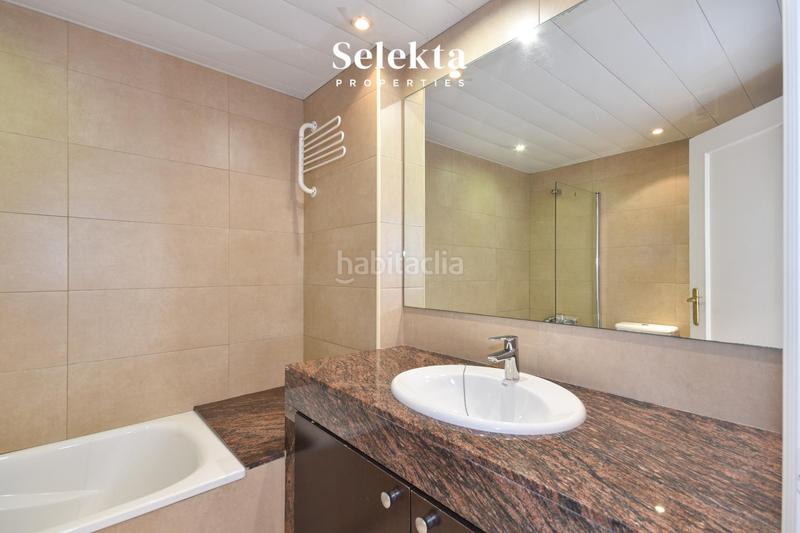 Foto cc554969-bf0a-471d-80fb-274cc3df4b63. Attico con parcheggio piscina in Gava Mar Gavà