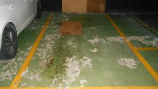 Aparcament cotxe  Avinguda de catalunya. Plaza de parking para coche mediano y moto