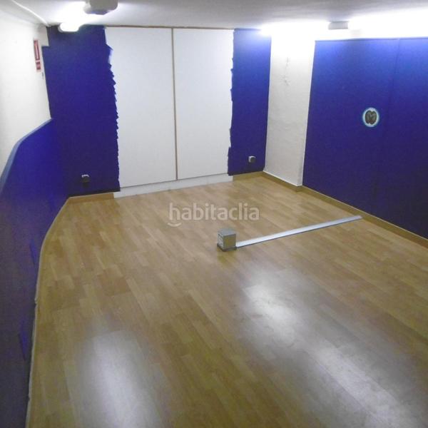 Foto f83a8ab3-bcad-4f85-83e9-3f0a9711b1e6. Lloguer local comercial a Centre Tortosa