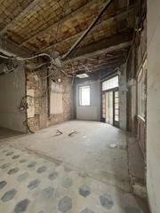 Lloguer Local Comercial a Centre. Local comercial en el centro de tortosa, en venta o alquiler