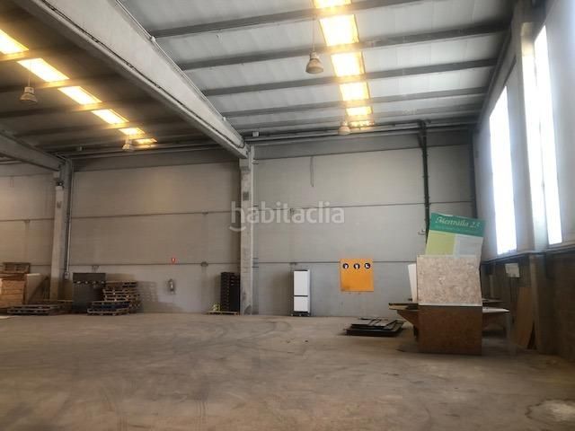 Foto 0af8b1a3-6d0d-45a2-9af5-ceebf5fcb0fd. Lloguer nau industrial a Centre Tortosa