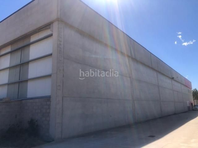 Foto 67a24454-1e52-40eb-9a18-d00a56bd15d3. Lloguer nau industrial a Centre Tortosa
