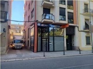 Lloguer Local Comercial a Centre. Local en venta o alquiler en el temple