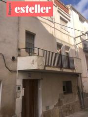 House in Tivenys. Casa en el centro de tivenys