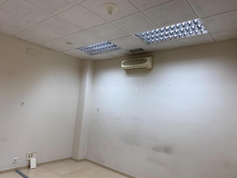 Foto 58d64870-3957-4843-9524-87f82acdafeb. Alquiler local comercial local seminuevo en alquiler ideal para consultas zona Temple en Tortosa