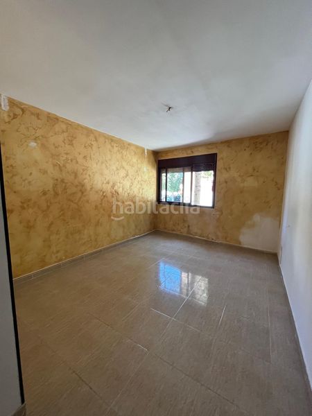 Foto 0ad2b2a0-8f71-4f42-be41-a92e791ad5c6. Planta baja piso y parquing en venta zona remolins en Tortosa