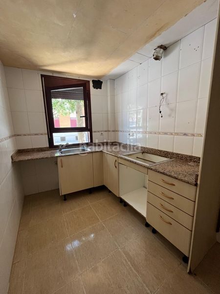 Foto 25c89cb8-8cdc-4fbf-af83-dbefd7f6d1dd. Planta baja piso y parquing en venta zona remolins en Tortosa