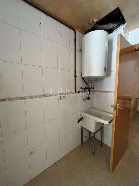 Foto 4dab79e3-04e8-4add-aaec-9b0c0245aa1f. Planta baja piso y parquing en venta zona remolins en Tortosa