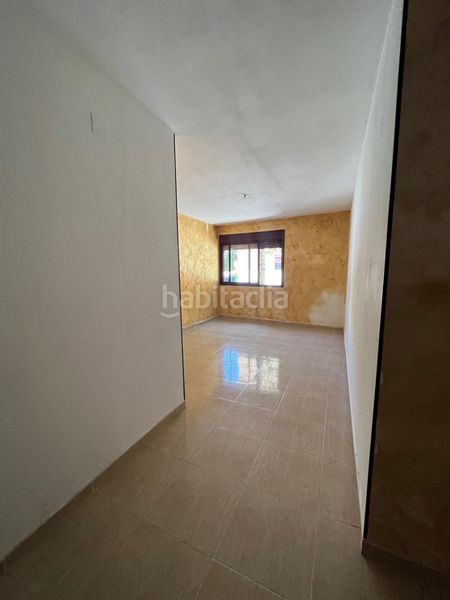 Foto e02b7c5a-f896-4ac9-bc8d-c7a251f697c9. Planta baja piso y parquing en venta zona remolins en Tortosa