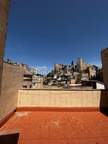 Foto cbdd2ad7-397f-4a40-bd06-3990a2100b3e. Pis a Centre Tortosa