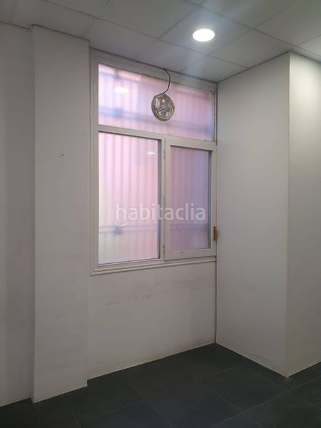Foto b2853bde-d5df-45c7-af6b-e83113fb56b7. Lloguer local comercial a Temple Tortosa