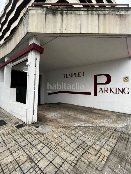 Foto b7a3a8e3-1b4c-41dc-a1ce-174c53a649e6. Aparcament cotxe a Temple Tortosa