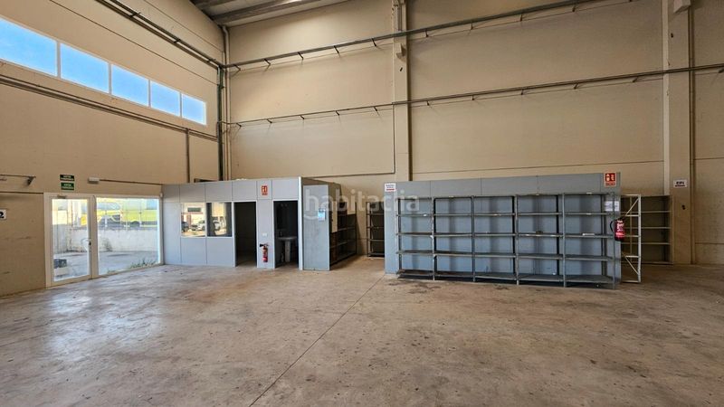 Foto 9b3daebd-5e74-4eb1-b435-bf2e2df8aa0e. Rent industrial building in Urbanitzacions Tortosa
