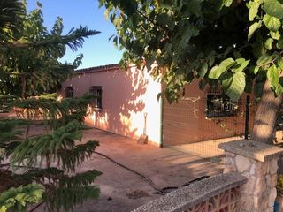 Chalet en Jesús - Els Reguers. Casa con terreno y piscina en venta en terrer roig