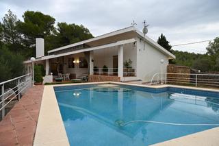 Chalet à Urbanitzacions. Magnifico chalet en zona simpática de tortosa, a 5 minutos del c