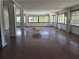 Piso  Carrer acadmia. Piso con 10 habitaciones con ascensor