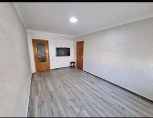 Piso  Avinguda de les garrigues. Piso con 3 habitaciones con ascensor