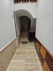 Edifici a Instituts-Universitat
