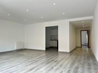 Appartement  Plaça major. Vivenda de 3 dormitoris i 2 banys per estrenar a molló