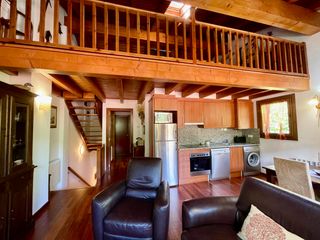 Duplex  Carrer de l'avet. Dúplex en venda a setcases: la teva escapada a la muntanya!