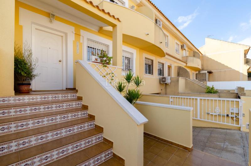 Foto c3f7f057-ad44-4f5f-8874-c4aece02b04b. Dúplex amb calefacció aparcament a Roche Unión (La)