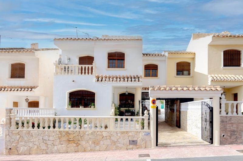 Foto a91f3c32-a4bb-4f55-bde1-f53257ea6d8f. Casa con parcheggio in Bolnuevo Mazarrón